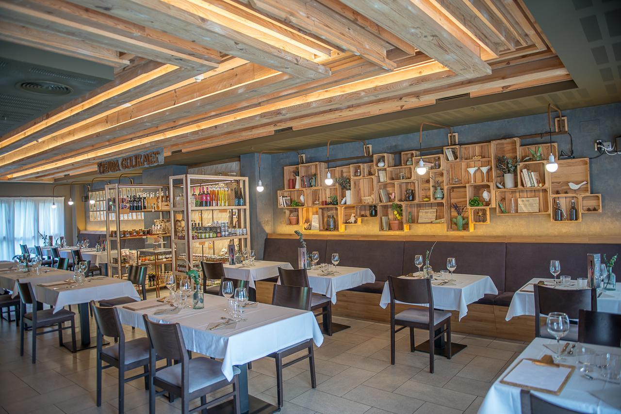 Apartahotel&Spa Jacetania Jaca Zewnętrze zdjęcie